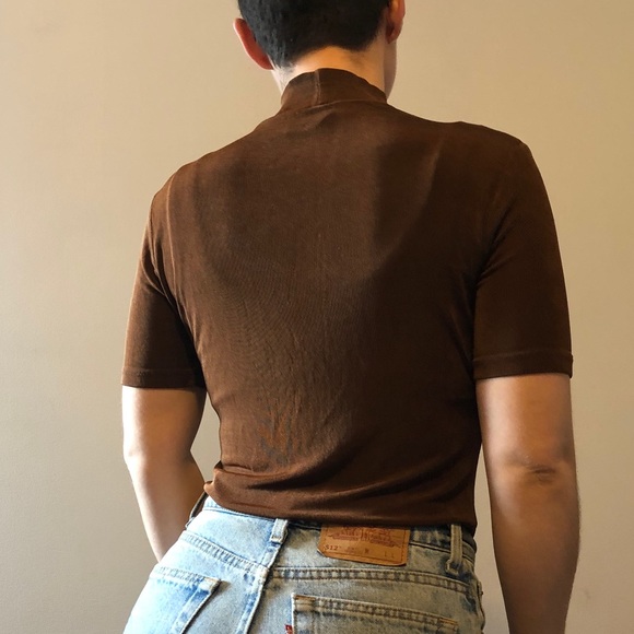 Stretchy brown mock neck top - Picture 3 of 4